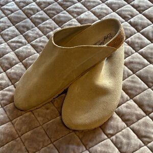 Seychelles Light Tan Suede Slip-On Shoes